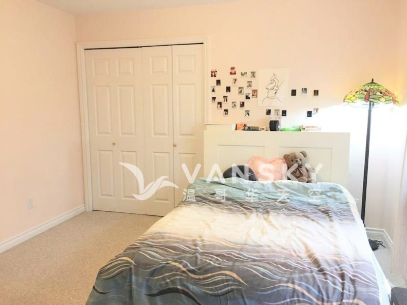 260425234246_Room 2-2.jpg